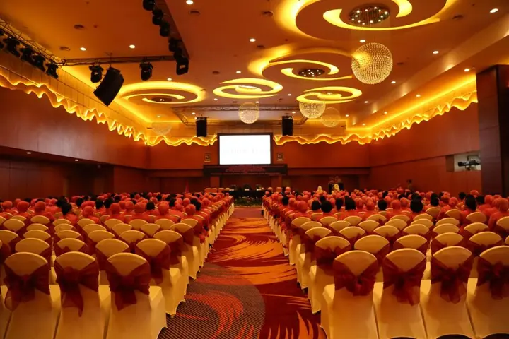 Банджармасин: Golden Tulip Galaxy Hotel