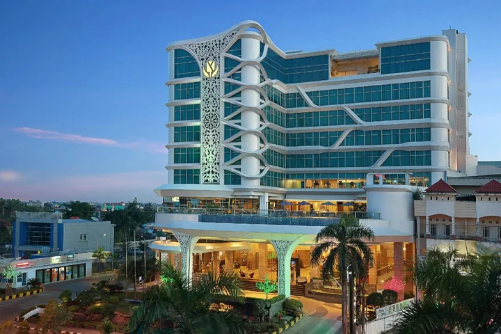Банджармасин: Golden Tulip Galaxy Hotel