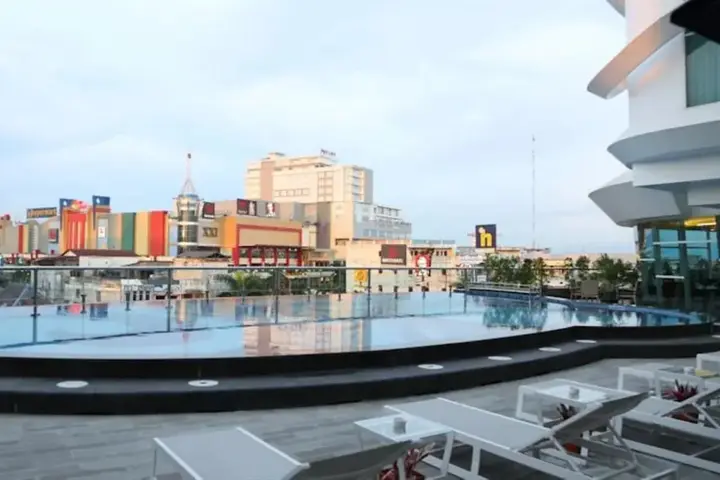 Банджармасин: Golden Tulip Galaxy Hotel