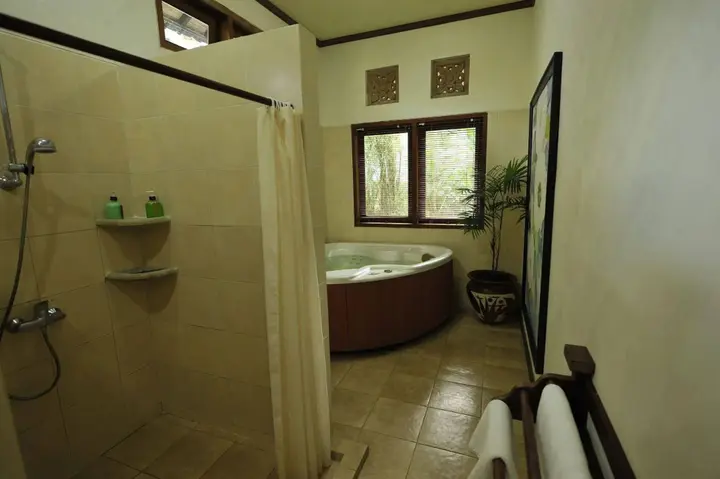 Тегаллаланг: Alam Sari Homestays