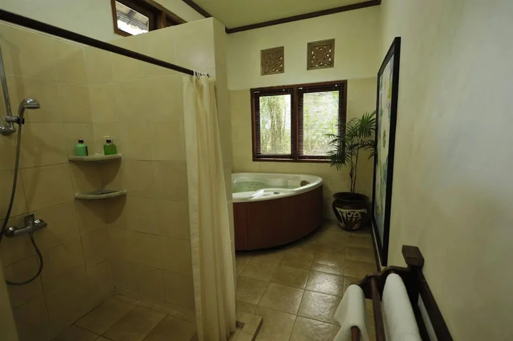 Тегаллаланг: Alam Sari Homestays