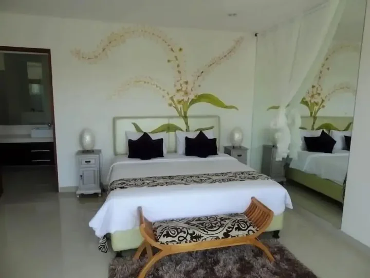 Беноа: Moonlight Bali