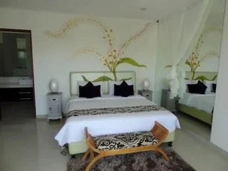 Беноа: Moonlight Bali