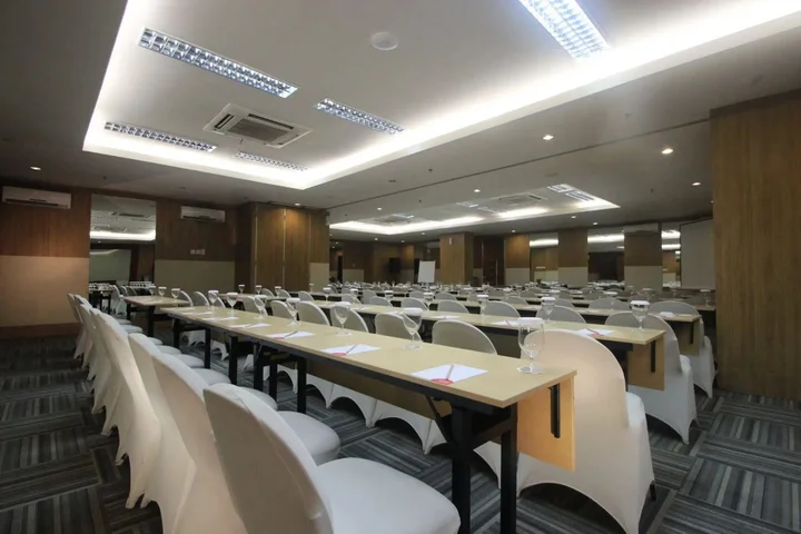 Семаранг: @HOM Simpang Lima Semarang