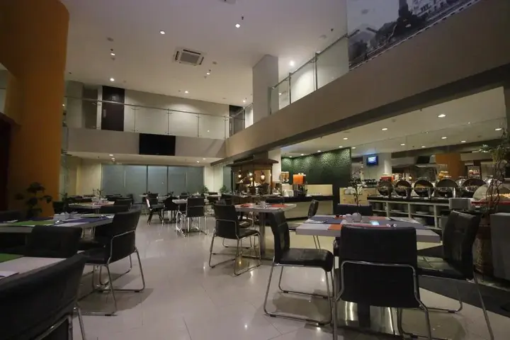 Семаранг: @HOM Simpang Lima Semarang