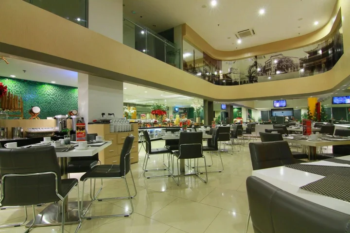 Семаранг: @HOM Simpang Lima Semarang