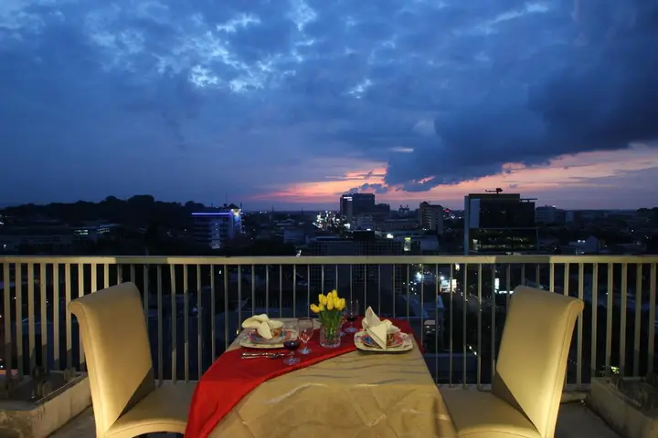 Семаранг: @HOM Simpang Lima Semarang