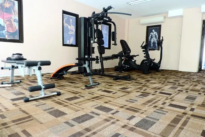 Боджонегоро: Dewarna Hotel & Convention