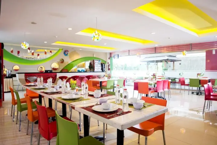 Боджонегоро: Dewarna Hotel & Convention
