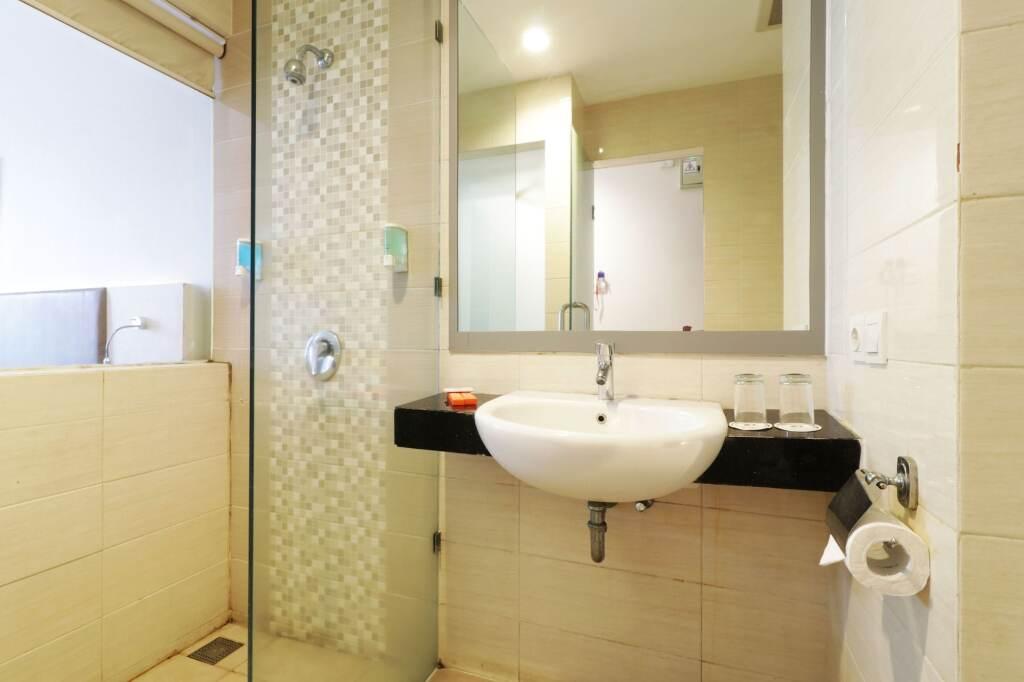 Боджонегоро: Dewarna Hotel & Convention