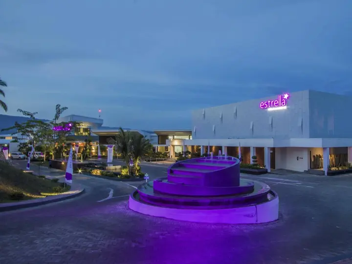 Luwuk: Estrella Hotel & Conference