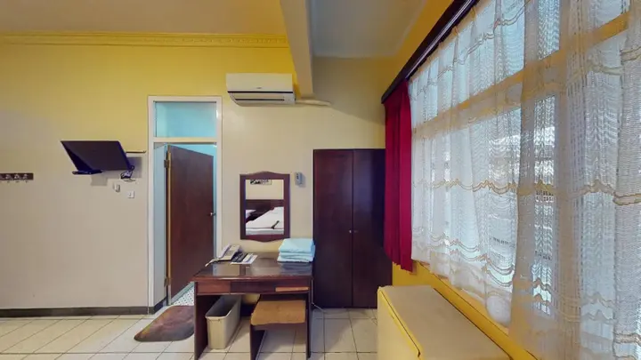 Маланг: Hotel Santosa