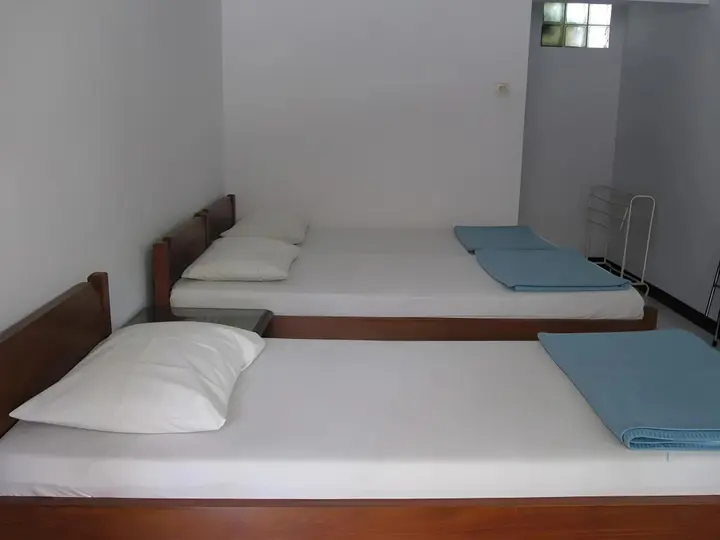 Маланг: Hotel Santosa