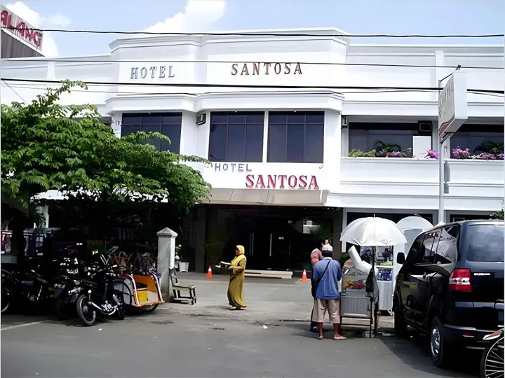 Маланг: Hotel Santosa