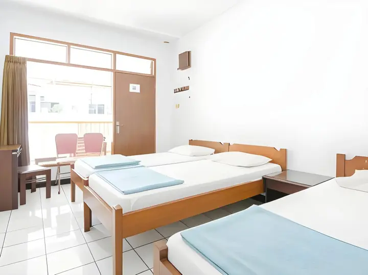 Маланг: Hotel Santosa