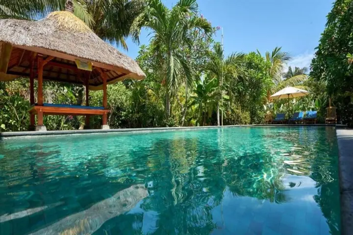 Бунутан: Villa Adi