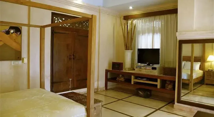 Переренан: Villa Joan