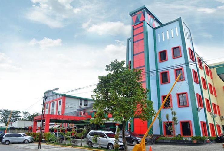 Медан: Hotel Syariah Grand Jamee