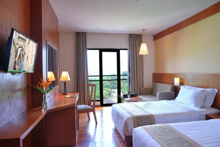 Семаранг: Oak Tree Emerald Hotel & Conventions Semarang
