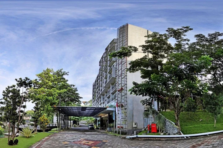 Семаранг: Oak Tree Emerald Hotel & Conventions Semarang