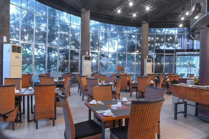 Семаранг: Oak Tree Emerald Hotel & Conventions Semarang
