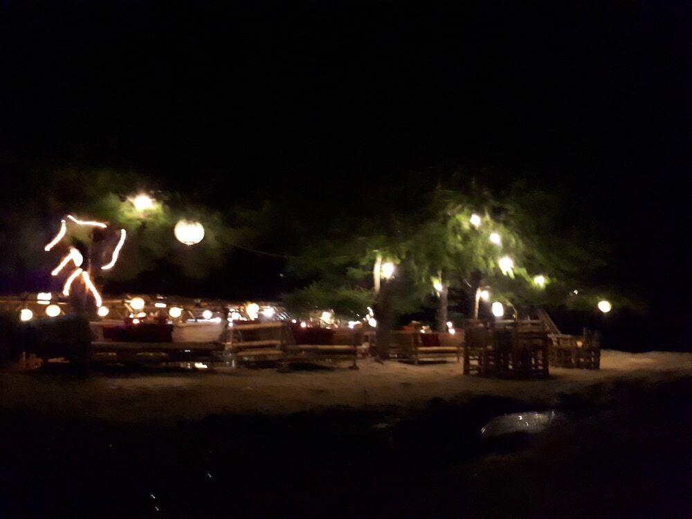 Гили Аир: Sandy Beach Bungalows