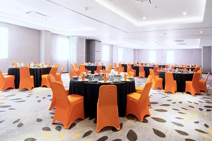 Тангеранг: J Hotel Bandara Soekarno Hatta
