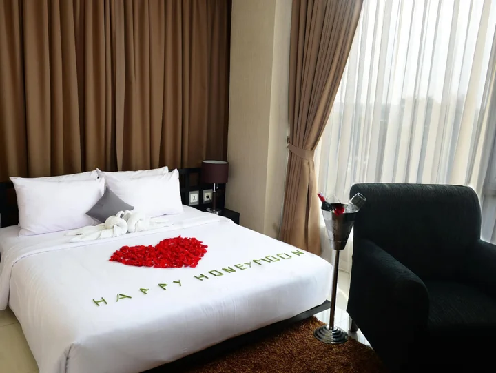 Тангеранг: J Hotel Bandara Soekarno Hatta