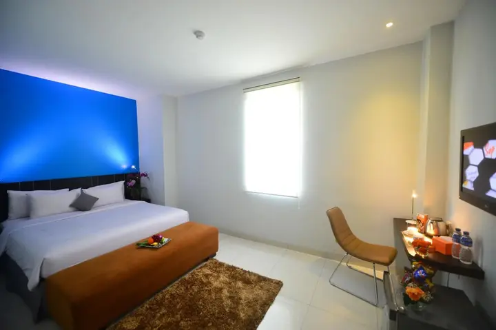 Тангеранг: J Hotel Bandara Soekarno Hatta