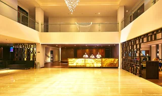 Тангеранг: J Hotel Bandara Soekarno Hatta