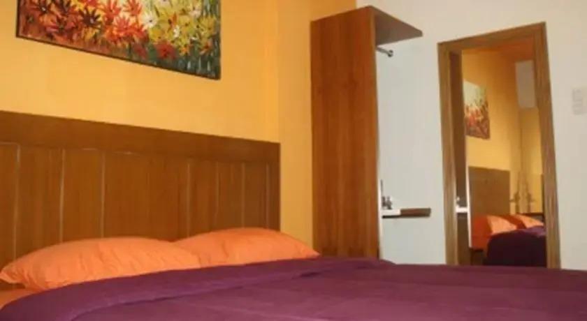 Депок: Nirvana Guest House at Wahid Hasyim