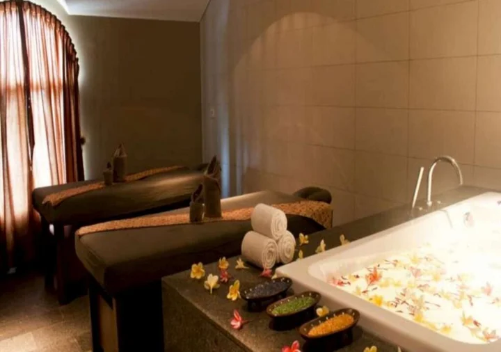 Бандунг: The Luxton Bandung