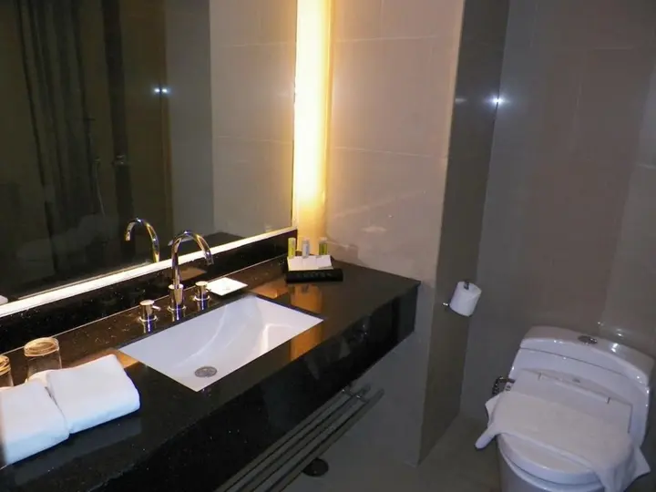 Бандунг: The Luxton Bandung
