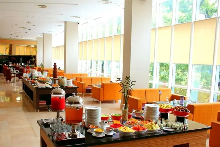 Бандунг: The Luxton Bandung