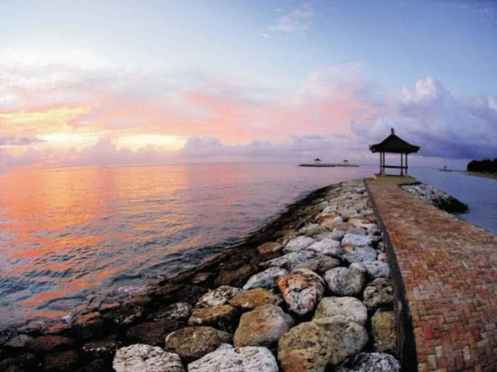 Санур Кайя: Alit Beach Resort and Villas