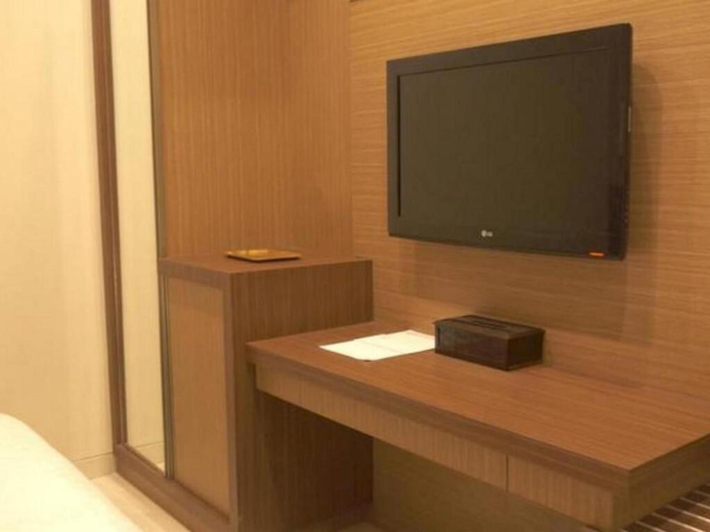 Сурабая: Life Emerald Hotel Surabaya