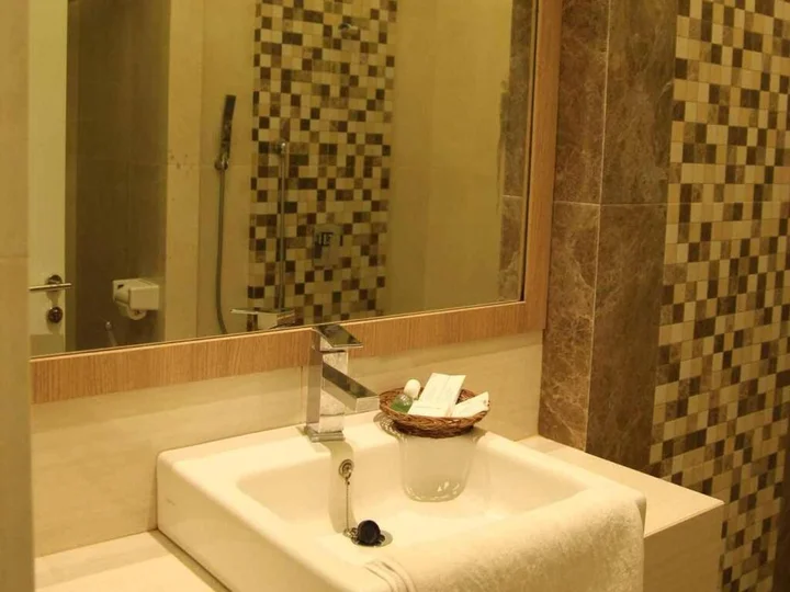 Сурабая: Life Emerald Hotel Surabaya