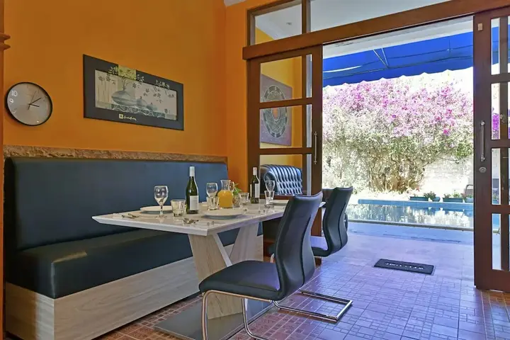 Унгасан: Sunset villa