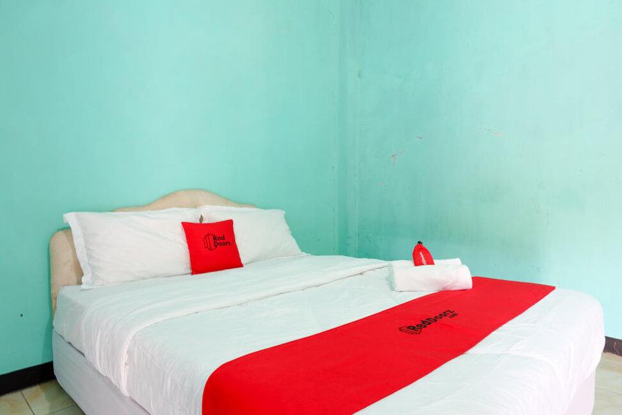 RedDoorz Syariah near Sekuro Beach Jepara — фото 5