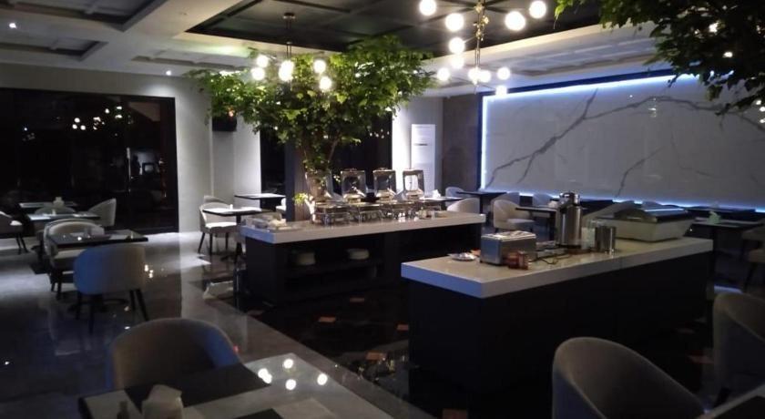 Джомбанг: Cempaka Mas Hotel