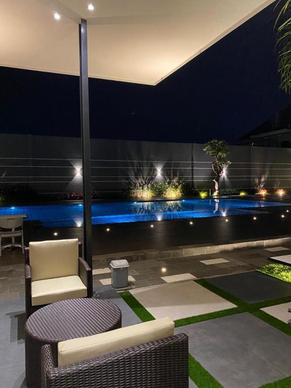 Джомбанг: Cempaka Mas Hotel