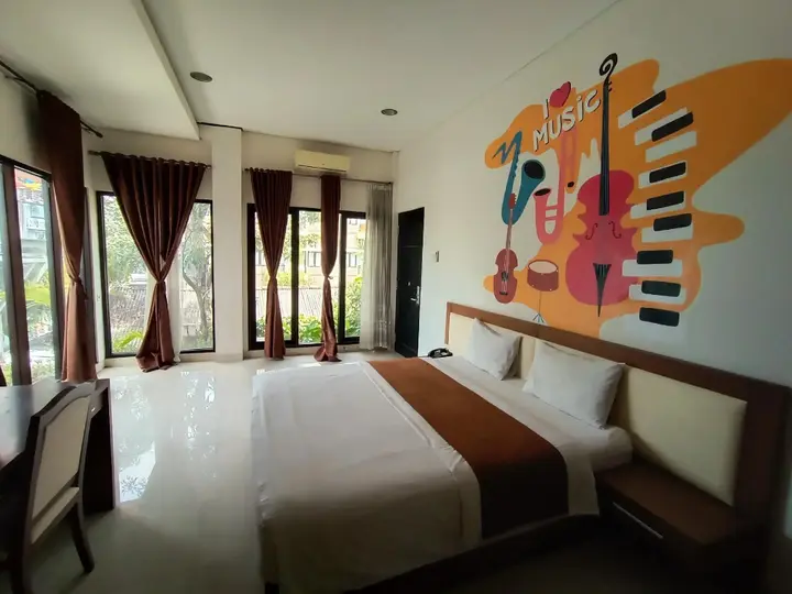 Депок: Votel Viure Hotel