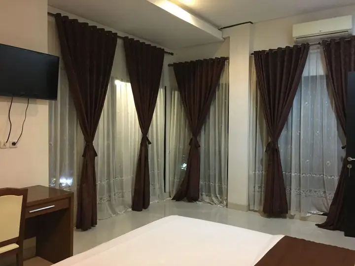 Депок: Votel Viure Hotel