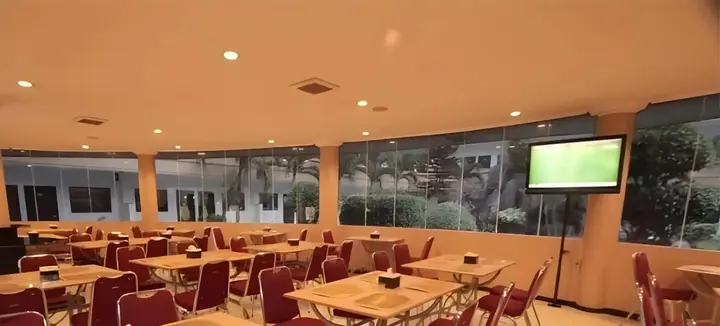 Сурабая: Hotel Sinar 2