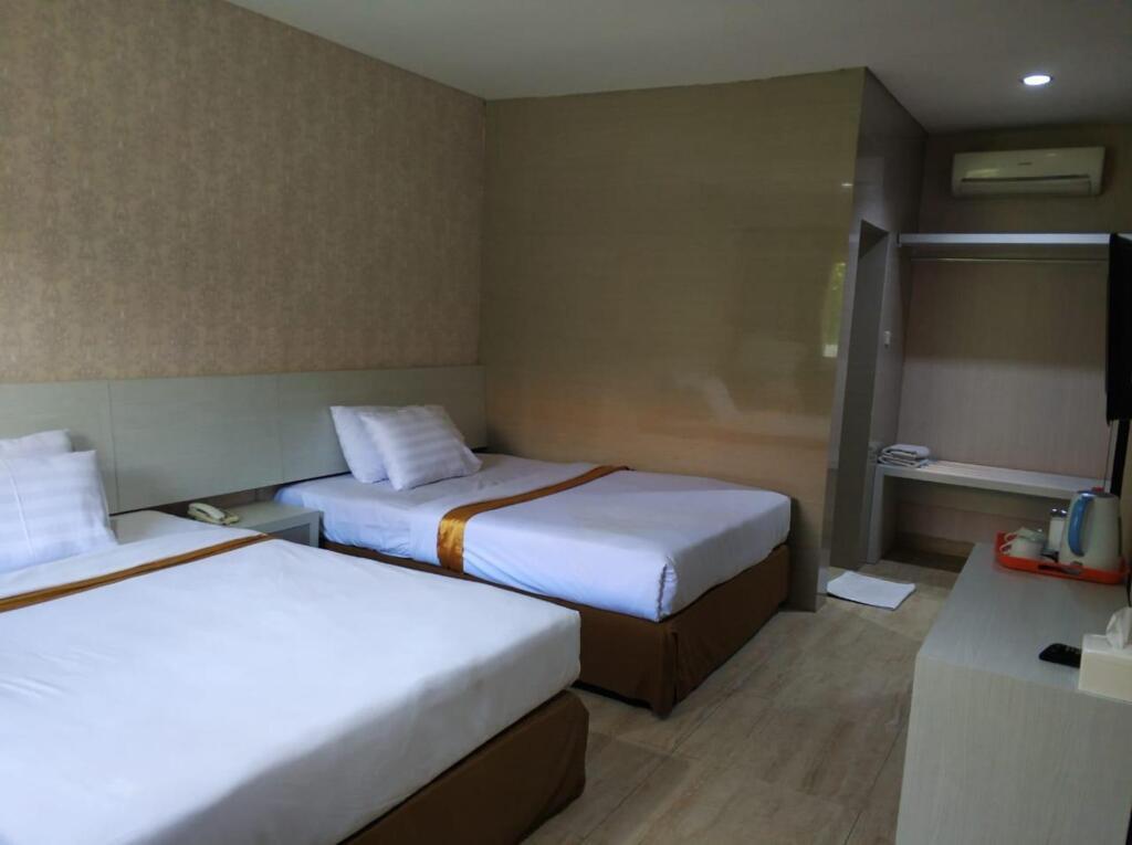 Сурабая: Hotel Sinar 2