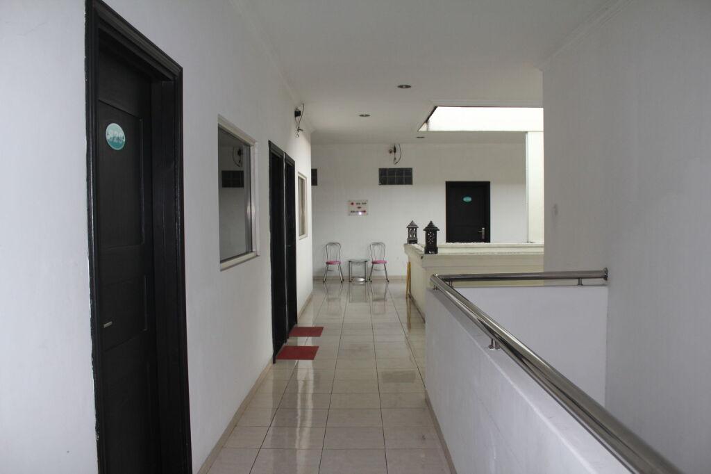 Сидоарджо: Hotel Sinar 3
