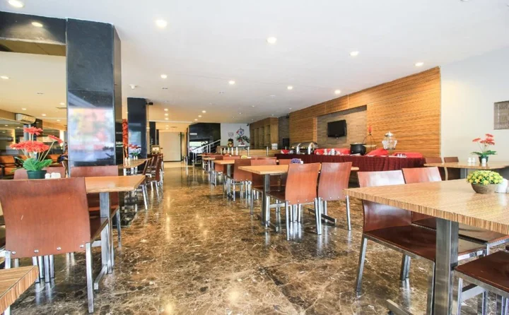 Пеканбару: iShine Hotel