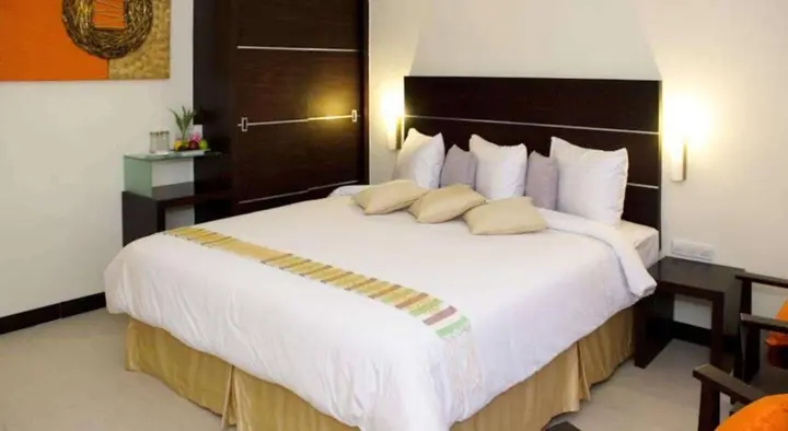 Пеканбару: iShine Hotel