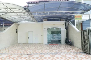 Сурабая: Galaxy Guest House