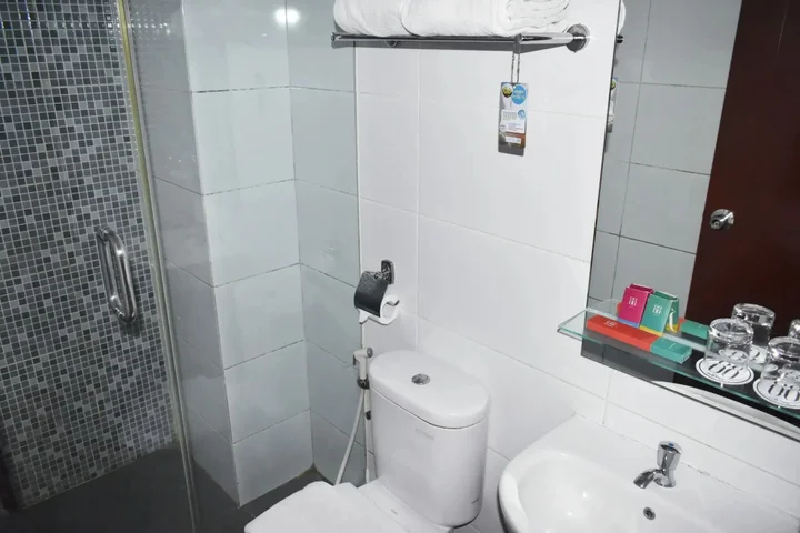 Сурабая: Hotel 88 Embong Malang by WH